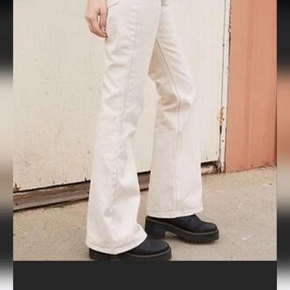 Brandy Melville J. Galt Brielle Bootcut Low Rise Jeans. Cream. Size small - Picture 3 of 10